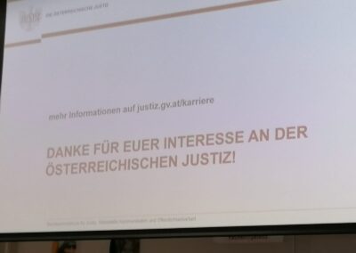 Justiz macht Schule – Schüler*innen schnuppern ins österreichische Rechtssystem